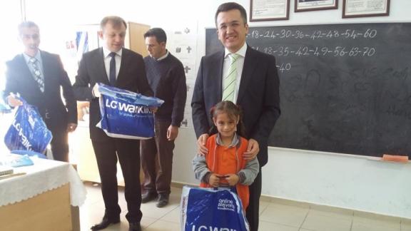 Karacasu Kaymakamlığı Tarafından Öğrencilerimize Giyim Yardımı Yapıldı