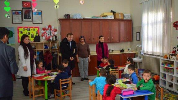 Sayın Kaymakamımız Güher Sinem BÜYÜKNALÇACI Ataeymir İlkokulunu ziyaret etti ve okuma etkinliğine katıldı