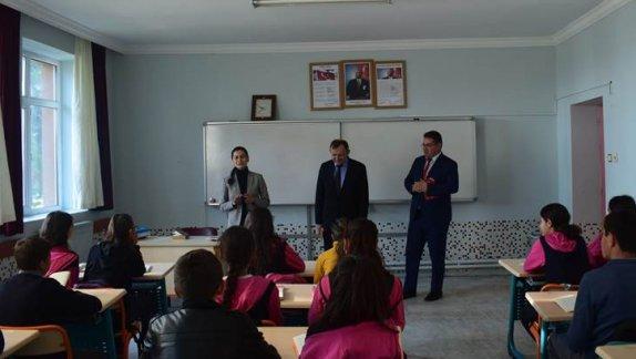 Sayın Kaymakamımız Güher Sinem BÜYÜKNALÇACI Karacasu İmam Hatip Ortaokulunu ziyaret etti ve okuma etkinliğine katıldı