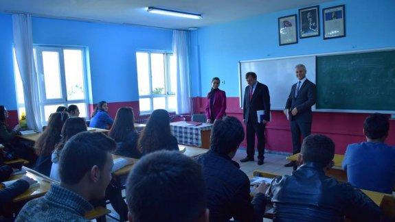 Sayın Kaymakamımız Güher Sinem BÜYÜKNALÇACI Karacasu Çok Programlı Anadolu Lisesini ziyaret etti ve okuma etkinliğine katıldı