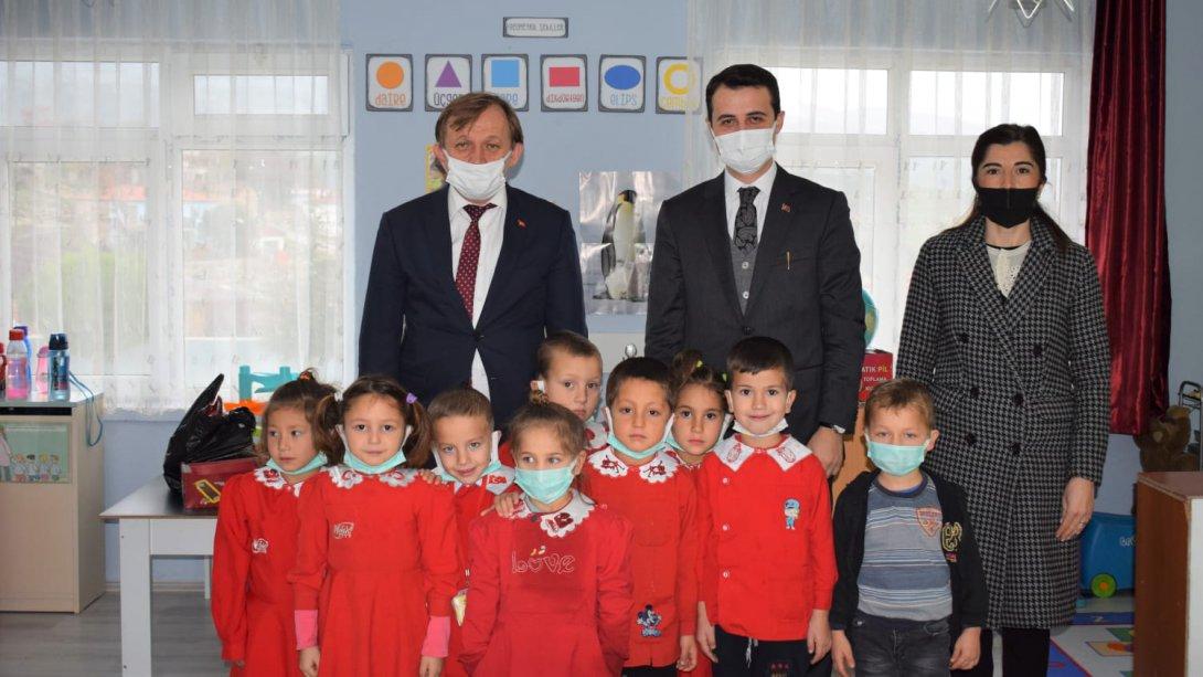 Kaymakamımız Sayın Furkan ALPAY'ın Karacaören Şehit Mehmet Aykan İlkokulu Ziyareti