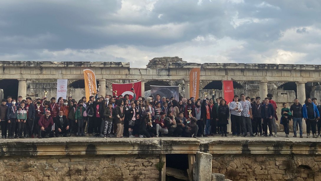 Türkiye Oryantring Federasyonu Tarafından Düzenlenen Yarışmalarda Dereceye Giren Öğrencilere Ödülleri Verildi